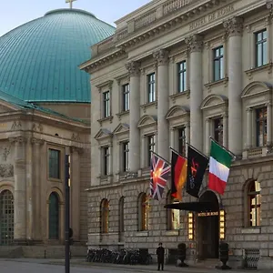 rocco-forte-hotel-de-rome.find-berlin-hotels.com/